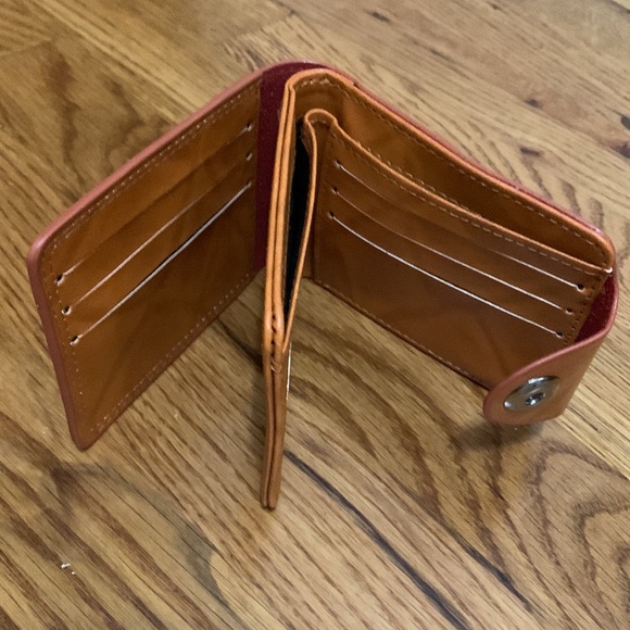💕5/$15 Men’s Leather Bifold Wallet, NEW in brown - Picture 8 of 8